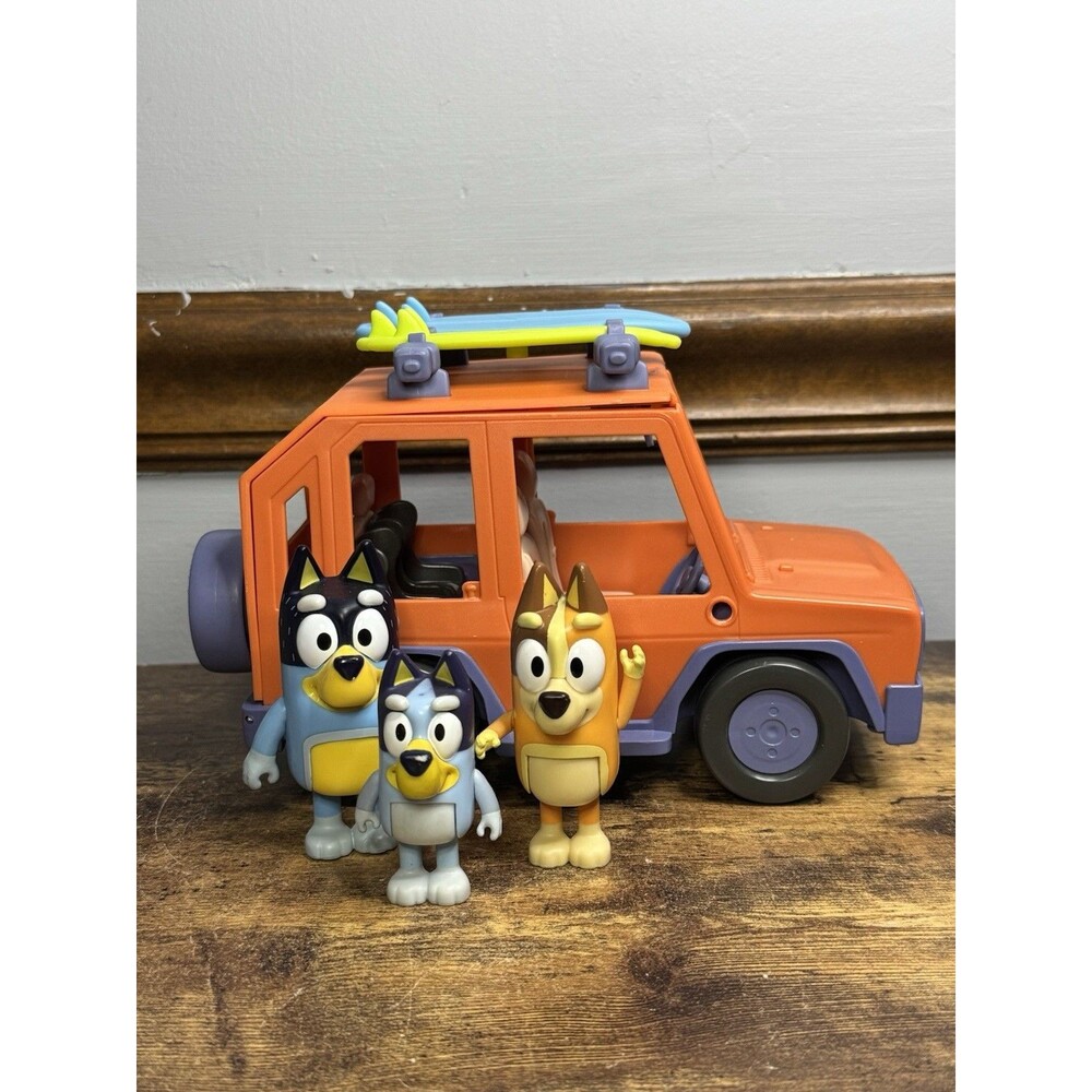 Bluey Heeler Family Cruiser Set Bandit Action Figure Toy 4WD Family Vehicle